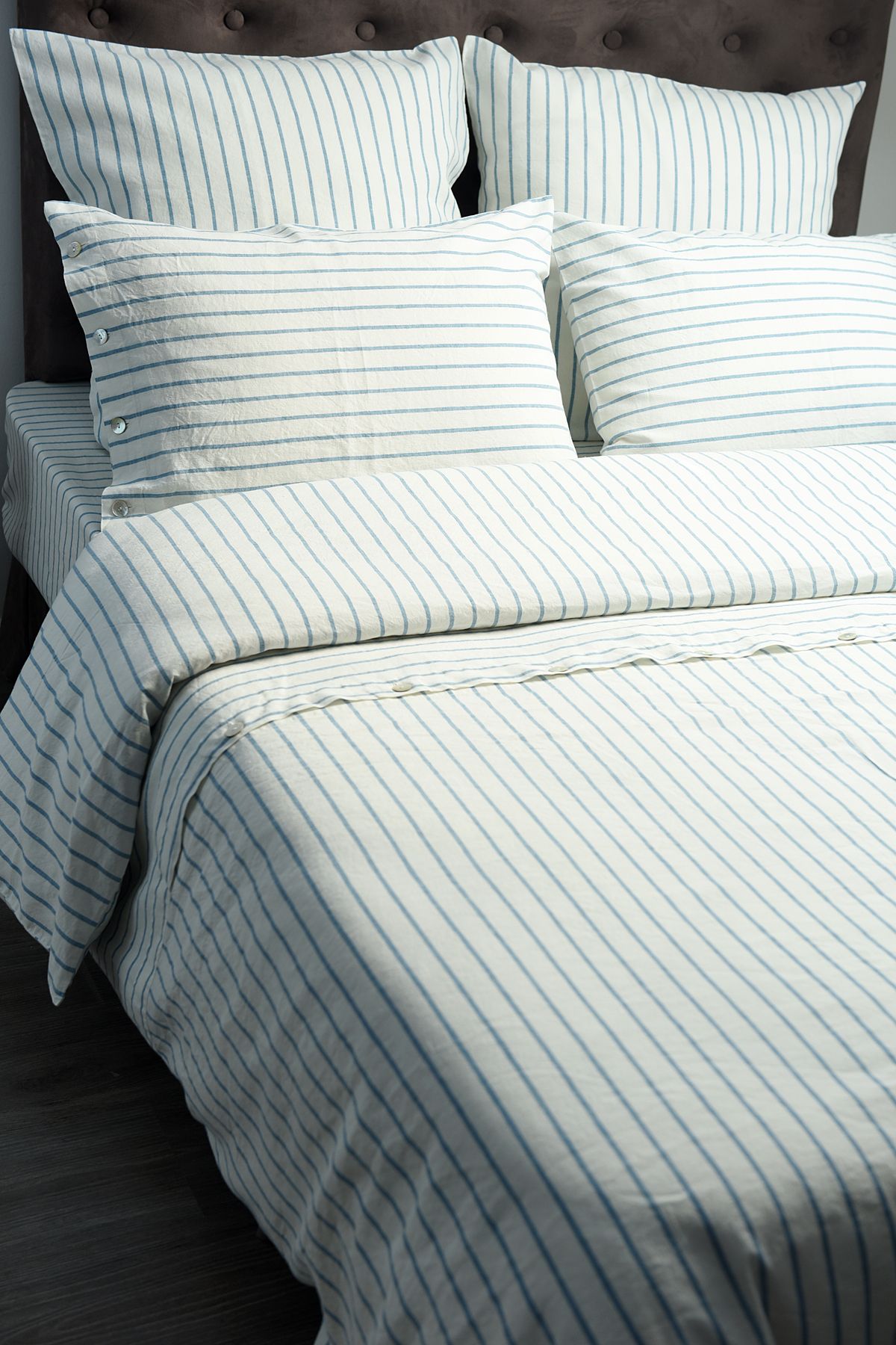 Льняное постельное белье: КПБ Стиль в составе 55% лен 45% хлопок, цена от  24900 руб. в интернет-магазине LinoRusso